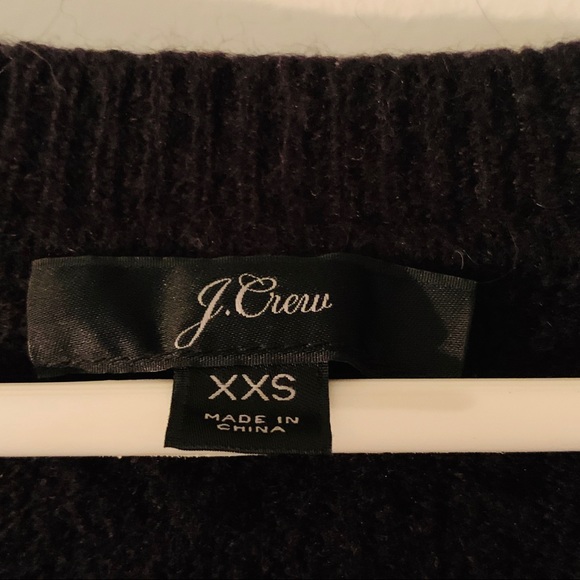 J Crew V-Neck Sweater in yarn - Picture 5 of 5